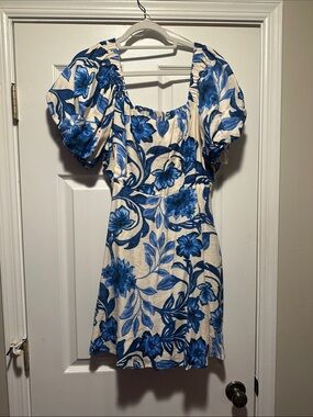 Adelyn Rae White and Blue Floral Puff-Sleeve Mini Dress